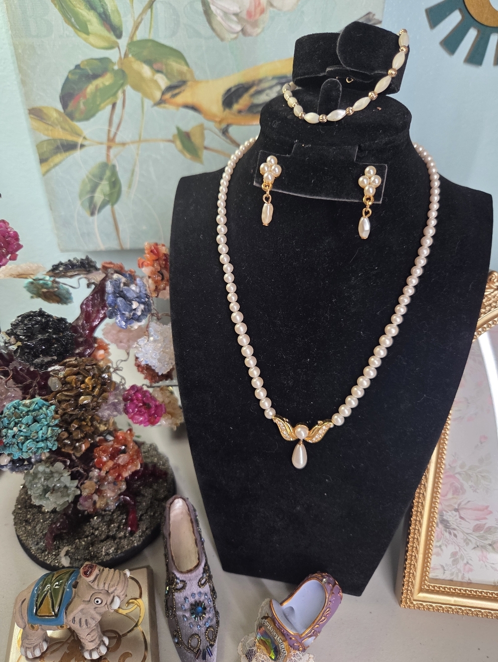 Pearl Pendant Necklace and Earring Set - Cream Pearls with Gold Accents